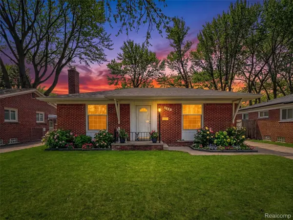 906 Englewood Avenue, RoyalOak, MI 48073