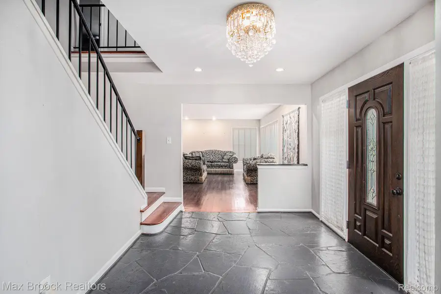 5622 Powder Horn Drive, West Bloomfield, MI 48322 - #2