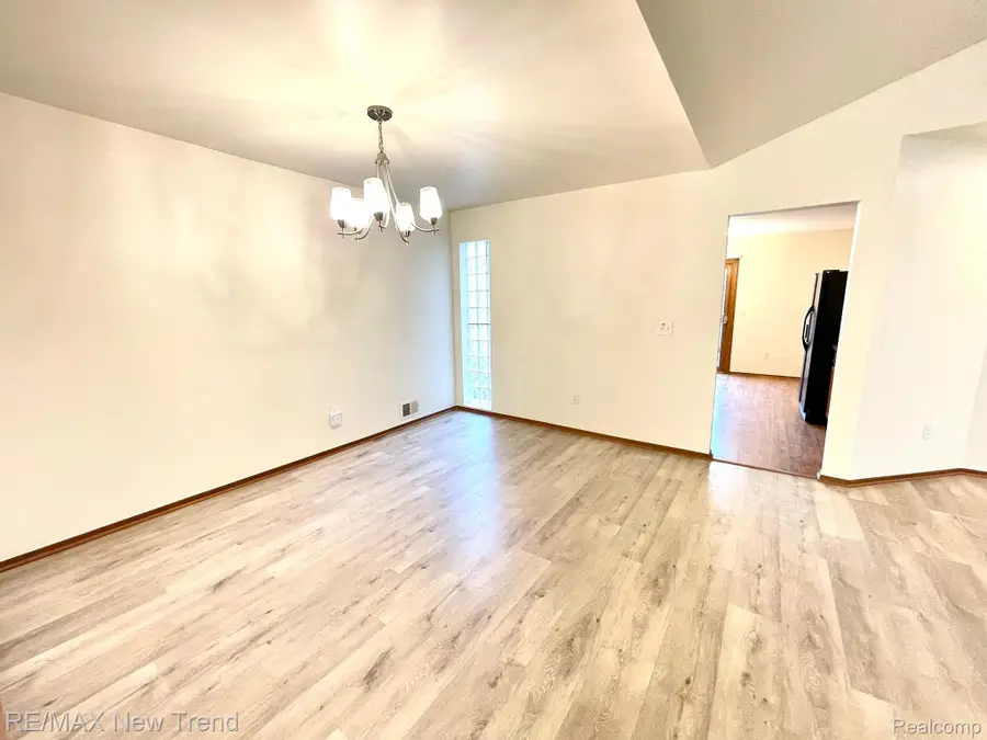 29583 Sierra Pointe Circle, Farmington Hills, MI 48331 - #3
