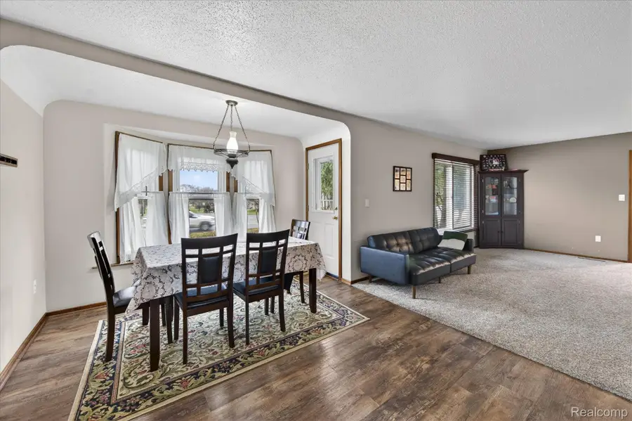 13520 N Fenton Road, Fenton, MI 48430 - #3