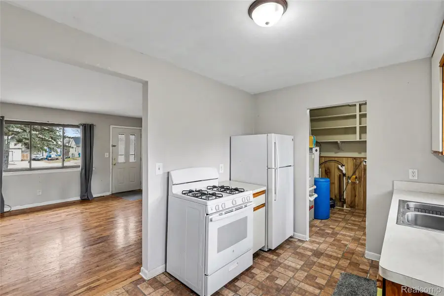 2423 N Long Lake Road, Fenton, MI 48430 - #3