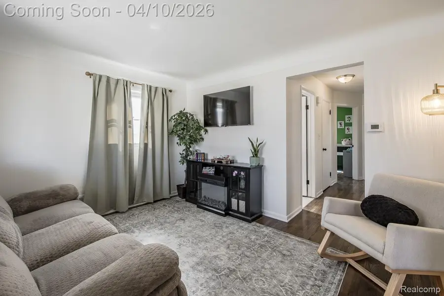 22644 Maxine Street, Saint Clair Shores, MI 48080 - #2