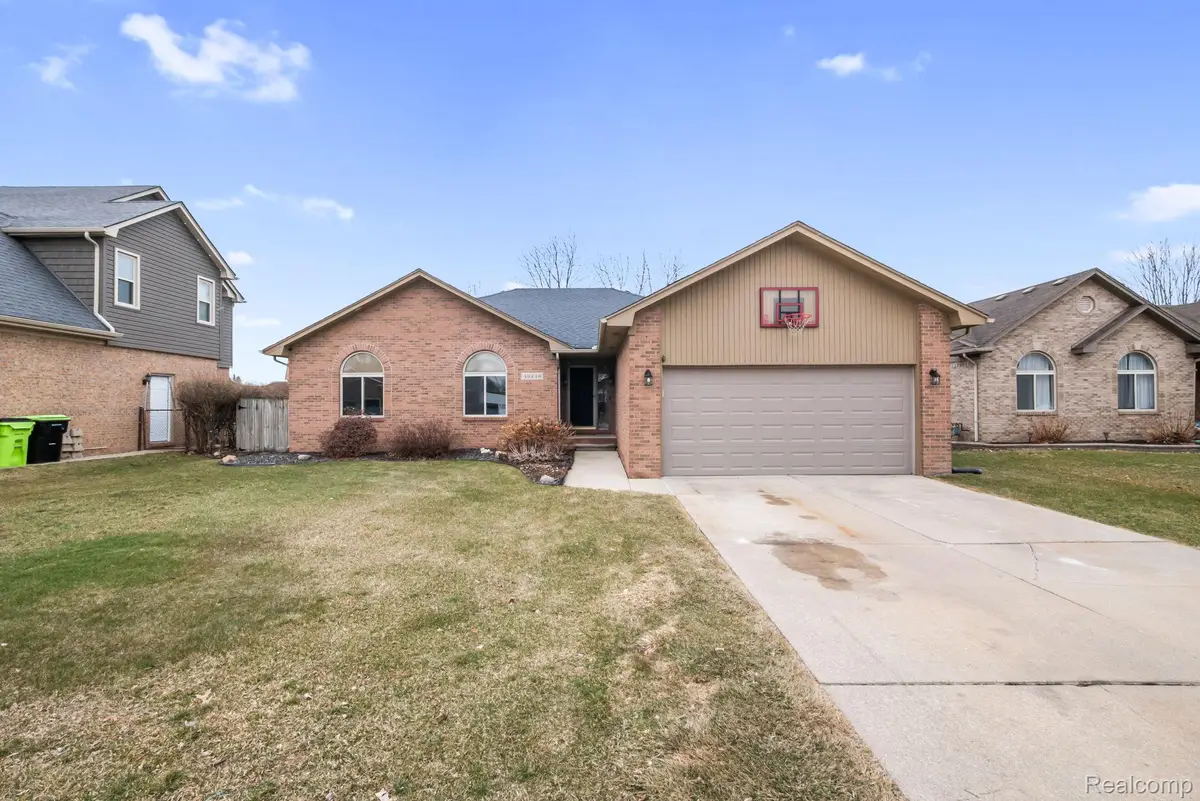 49248 Berkshire Drive, Chesterfield, MI 48047 - #1