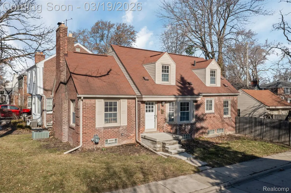 20701 Toles Lane, Grosse Pointe Woods, MI 48236 - #1