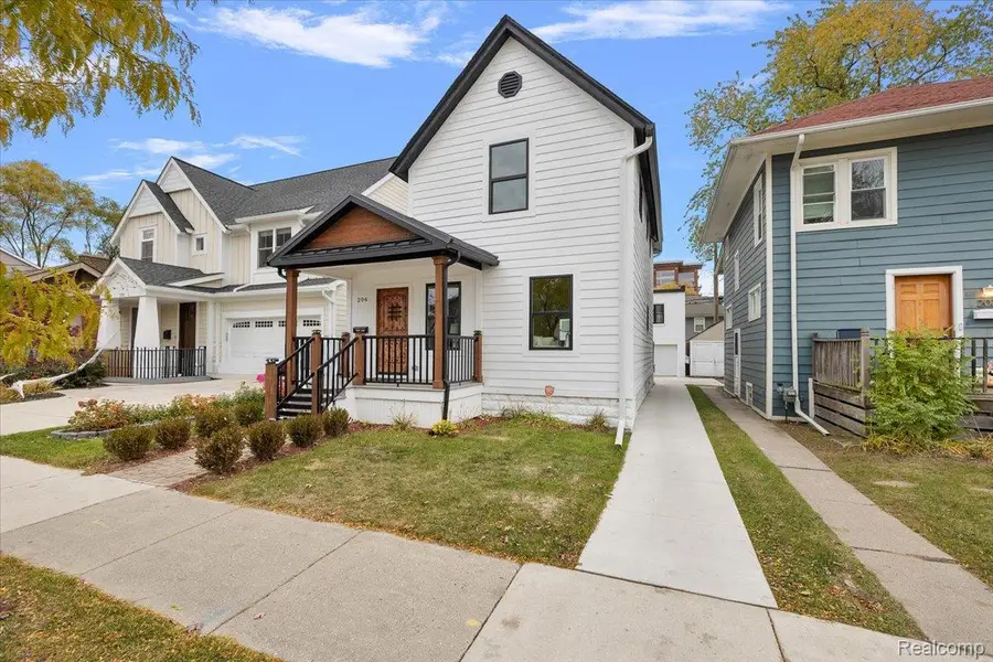 206 N Washington Avenue, Royal Oak, MI 48067 - #2