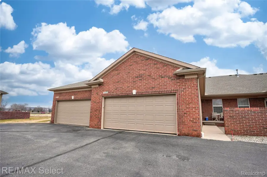 5664 Murphy Court, Warren, MI 48092 - #3