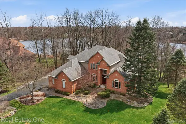 10152 Rosemarie Run, Brighton, MI 48114