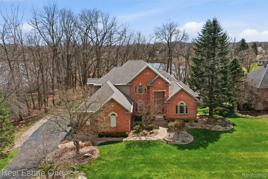 10152 Rosemarie Run, Brighton, MI 48114 - #2