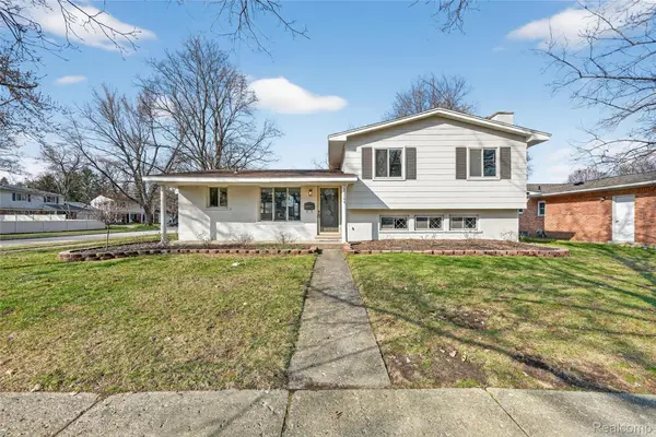 33144 Tall Oaks Street, Farmington, MI 48336