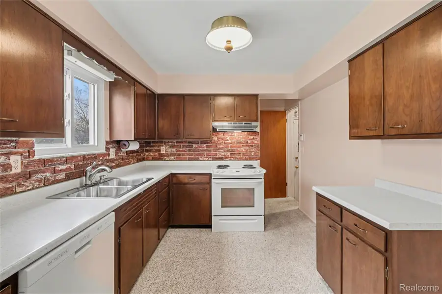 2221 E Bristol Road, Burton, MI 48529 - #3