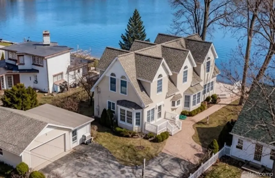 1382 Nita, Pinckney, MI 48169 - #2