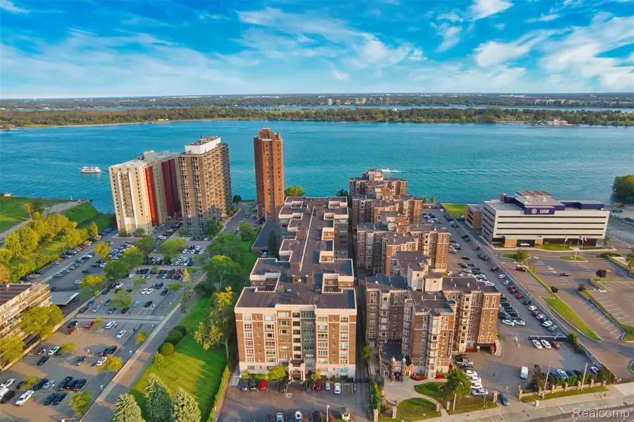 8120 E Jefferson Avenue #1B1, Detroit, MI 48214 - #2