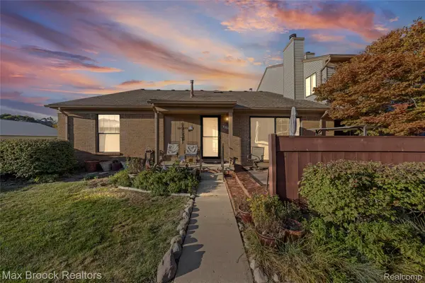 38903 Country Circle, FarmingtonHills, MI 48331