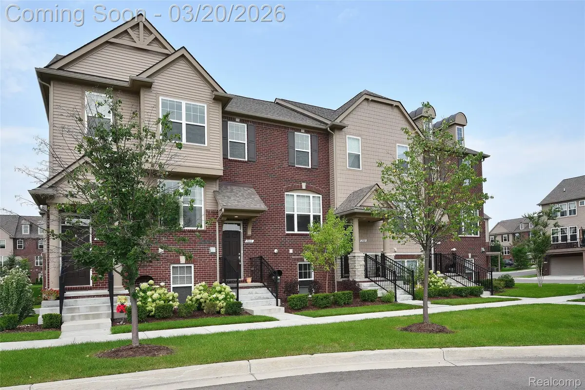 2888 Glenbar Circle, Rochester, MI 48307 - #1
