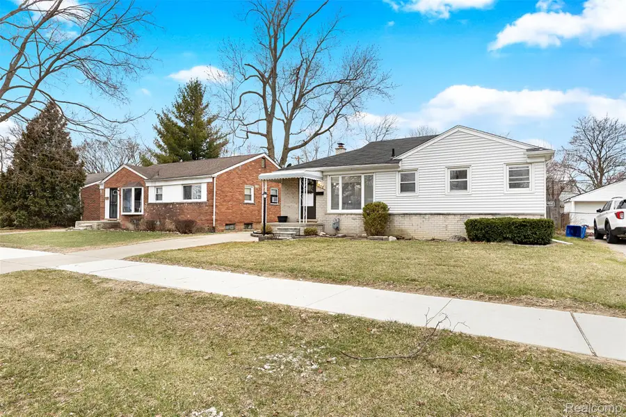 358 Greenwood Street, Inkster, MI 48141 - #3