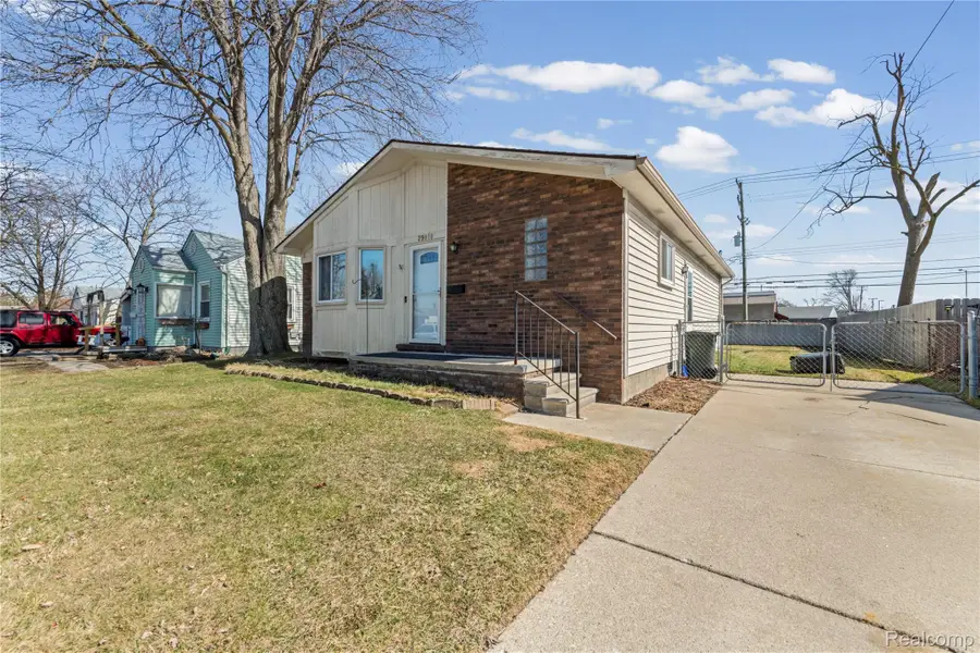 29010 Taylor Street, Saint Clair Shores, MI 48081 - #2