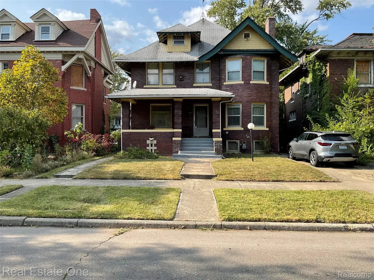 686 Atkinson S, Detroit, MI 48202 - #1