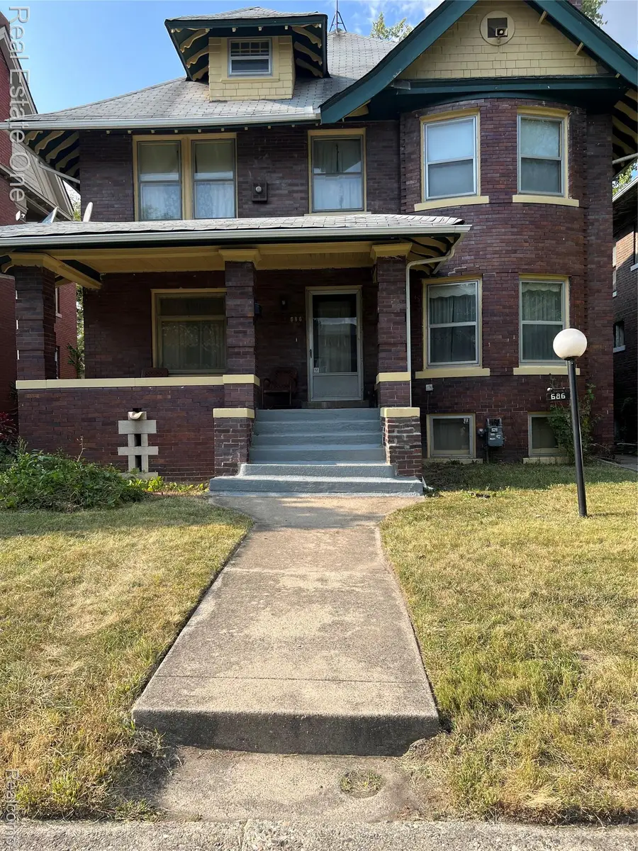 686 Atkinson S, Detroit, MI 48202 - #2