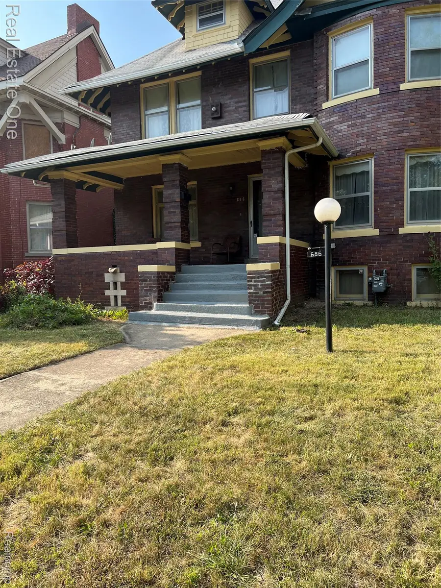 686 Atkinson S, Detroit, MI 48202 - #3
