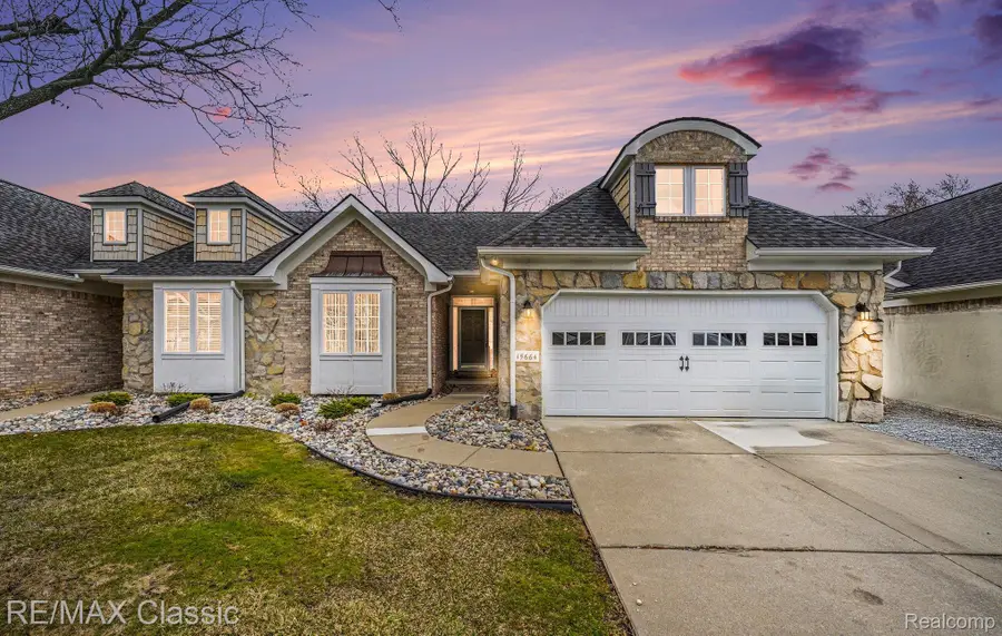 15664 Hunter Grove, Livonia, MI 48154 - #2