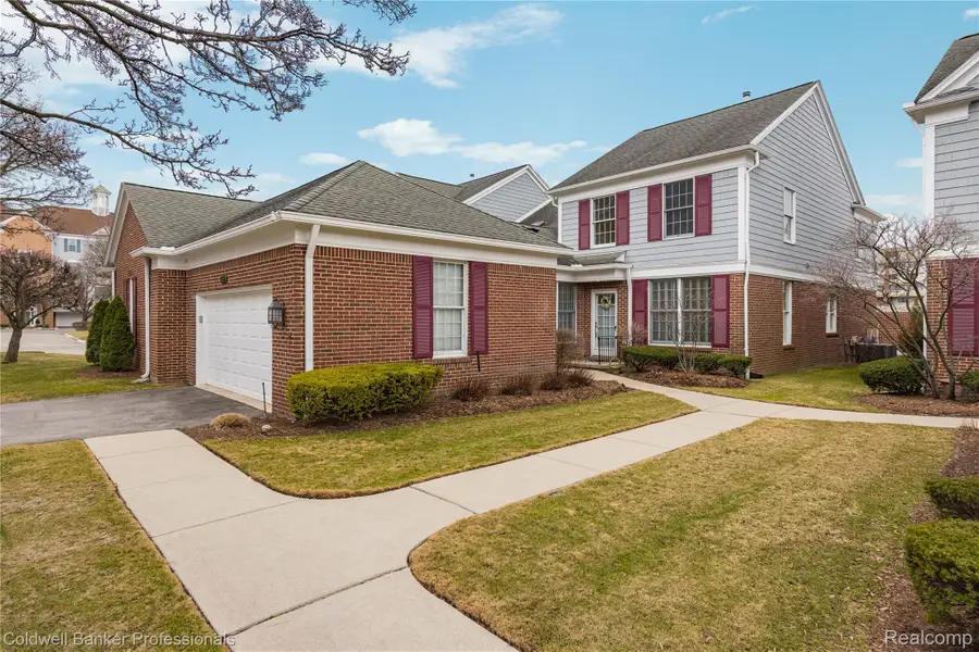 10002 Harbor Place Drive, Saint Clair Shores, MI 48080 - #2