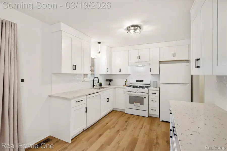 4775 Stanley Avenue, Warren, MI 48092 - #3