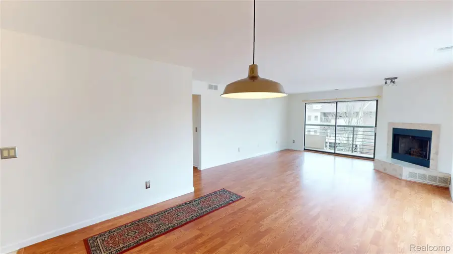 30450 Orchard Lake Road #73, Farmington, MI 48334 - #3