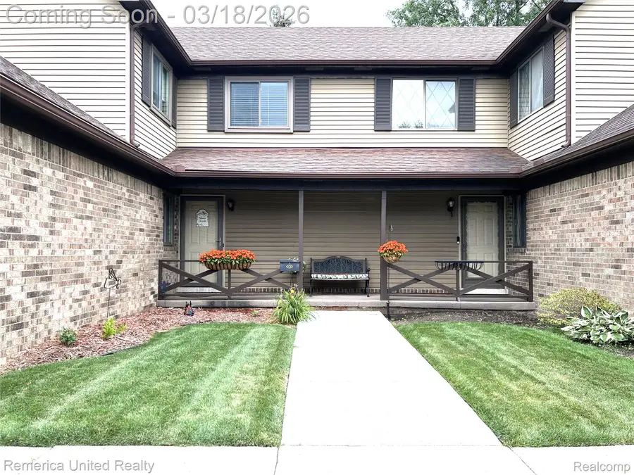 3772 Heritage Parkway, Dearborn, MI 48124 - #2