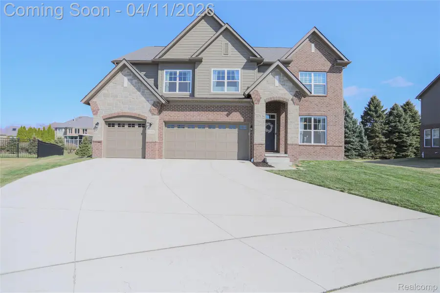 13101 Valencia Drive, Utica, MI 48315 - #3