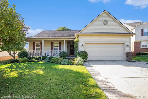 57677 Dakota Drive, NewHudson, MI 48165