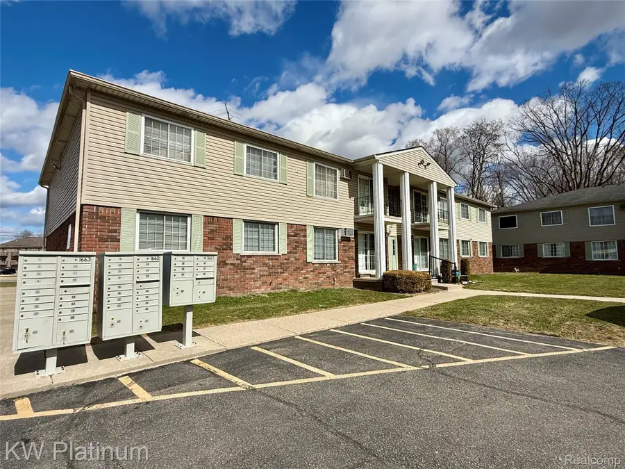 8214 24 Mile Road, Utica, MI 48316 - #2