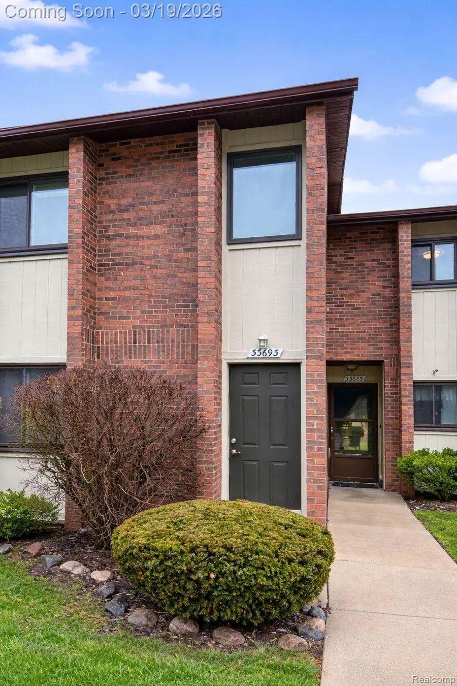 33693 Pondview Circle, Livonia, MI 48152 - #2