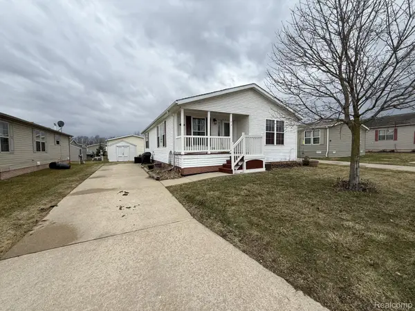 11224 Nearbrook Court, SouthLyon, MI 48178