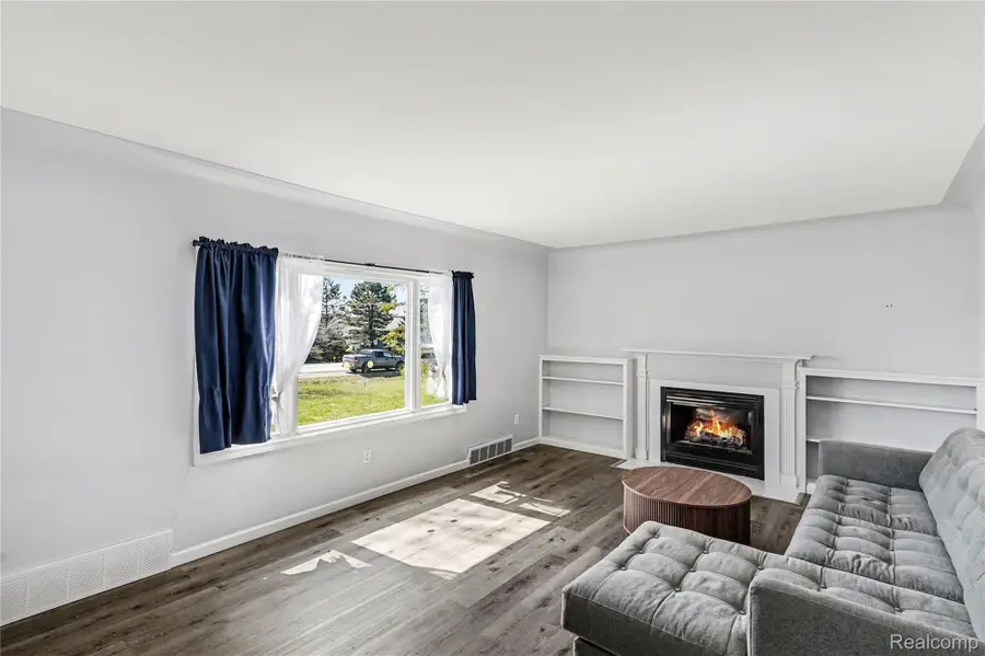 4382 Lahring Road, Linden, MI 48451 - #2