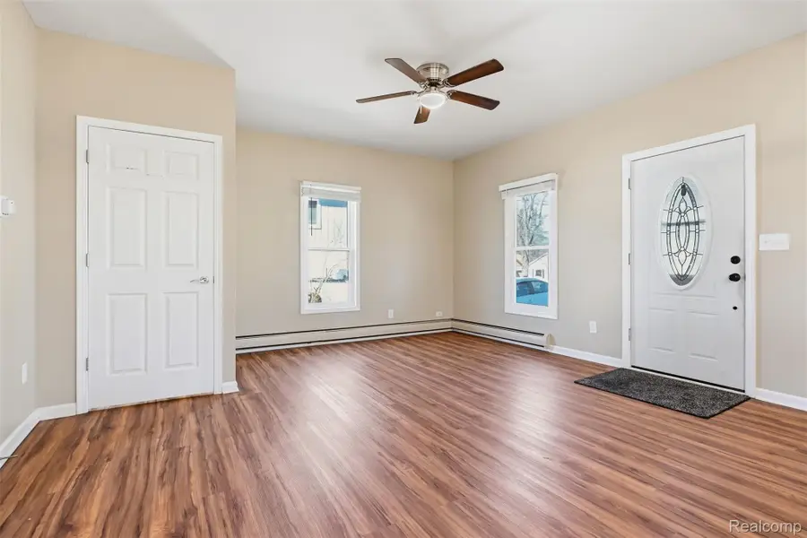 532 E Broad Street, Linden, MI 48451 - #2