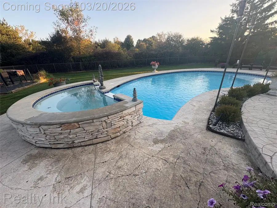 49235 Fox Drive S, Plymouth, MI 48170 - #2