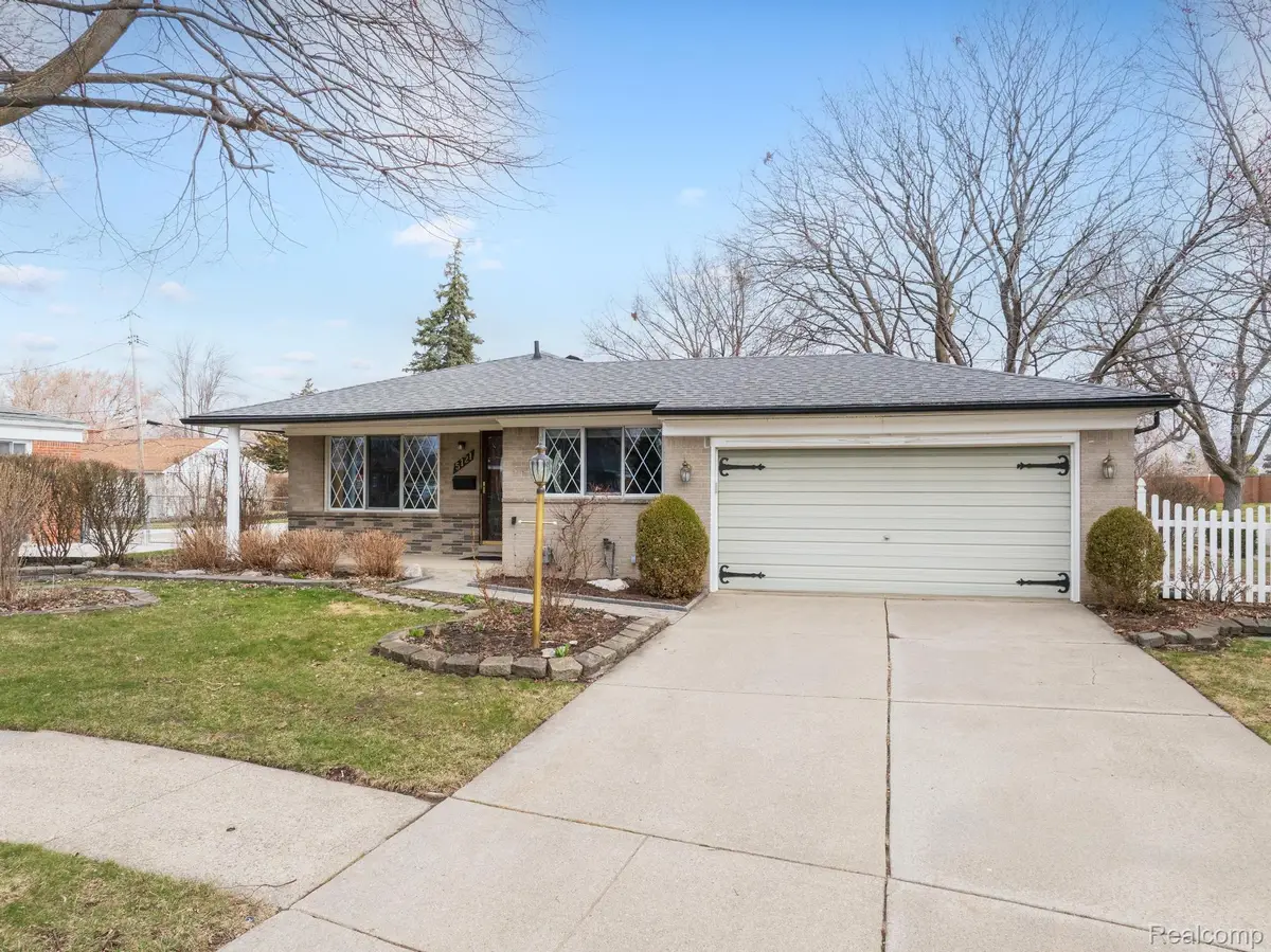 5121 Mckinley Road, Warren, MI 48091 - #1