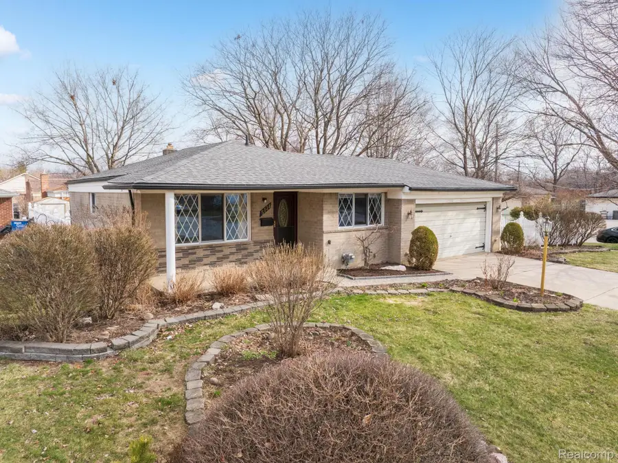 5121 Mckinley Road, Warren, MI 48091 - #2