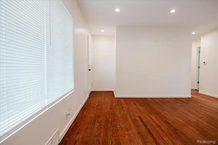 31004 Barton Street, Garden City, MI 48135 - #3