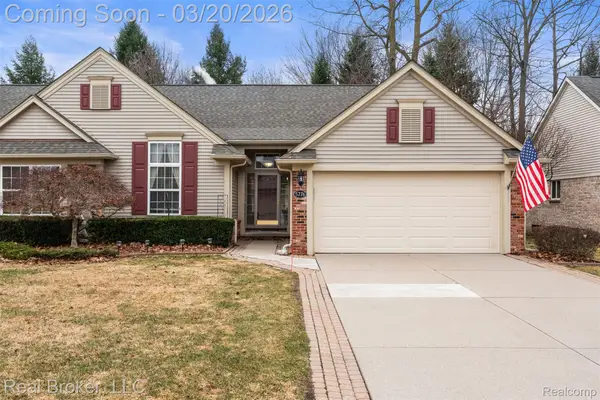 5776 Woodview Drive #6, SterlingHeights, MI 48314