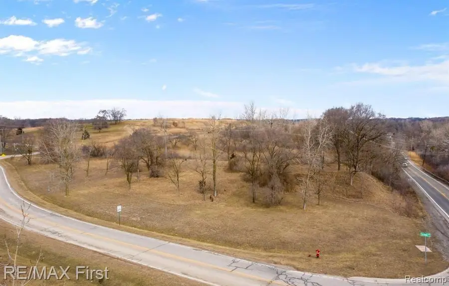 000 School Road, Rochester Hills, MI 48307 - #3