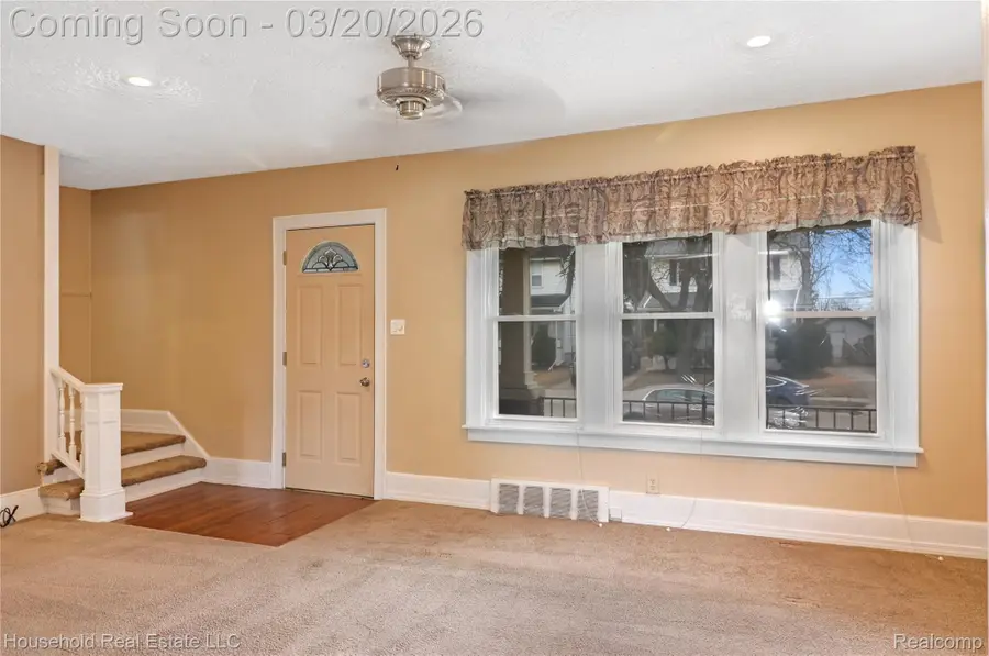 8335 Harding, Center Line, MI 48015 - #3