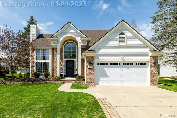 403 S Pine Creek Court, Waterford, MI 48327