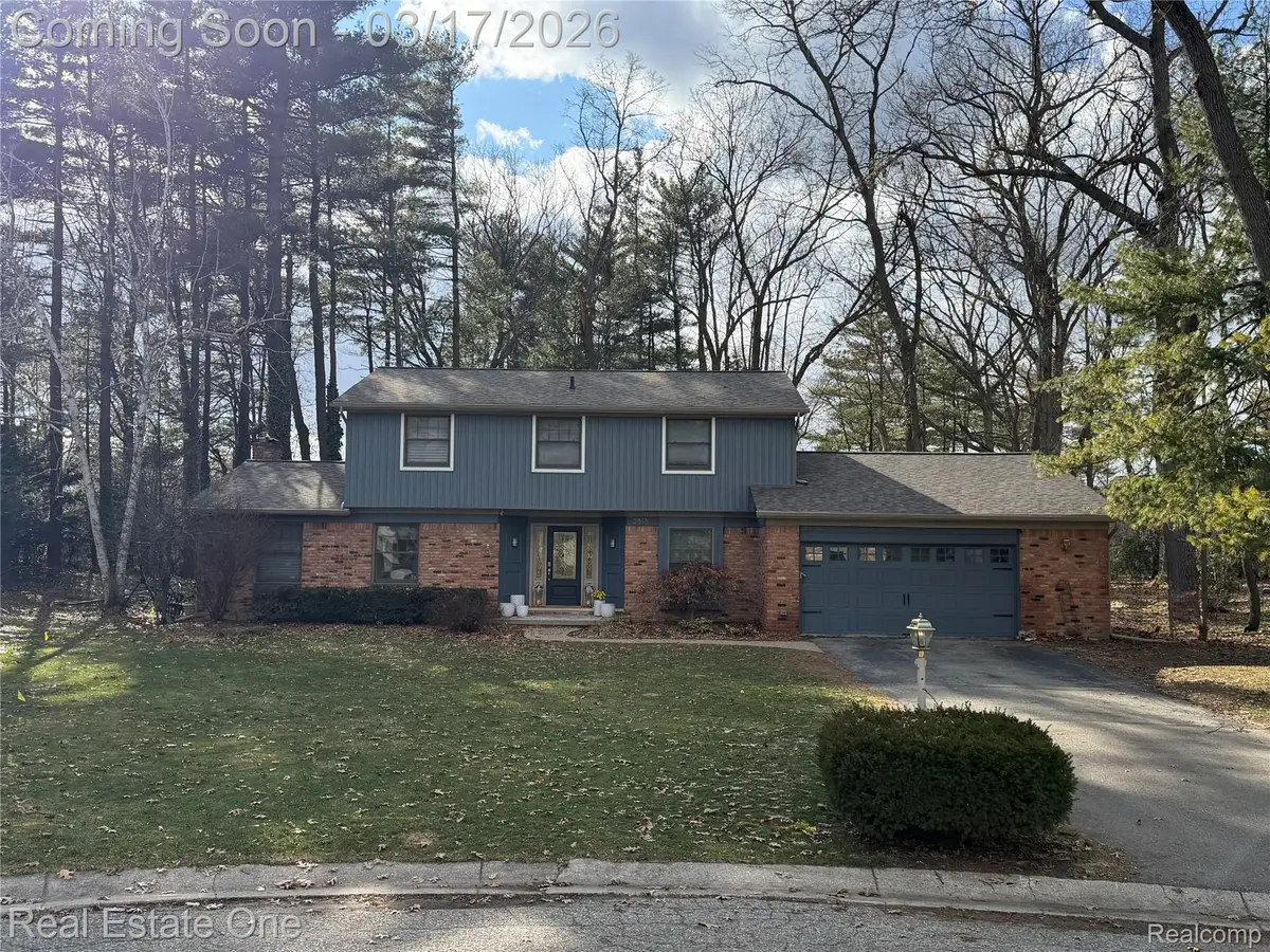 2818 Lunar Court, Lake Orion, MI 48360 - #1