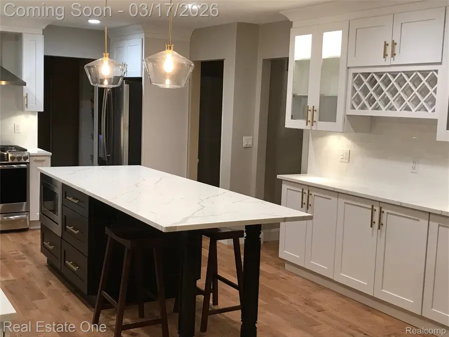 2818 Lunar Court, Lake Orion, MI 48360 - #2