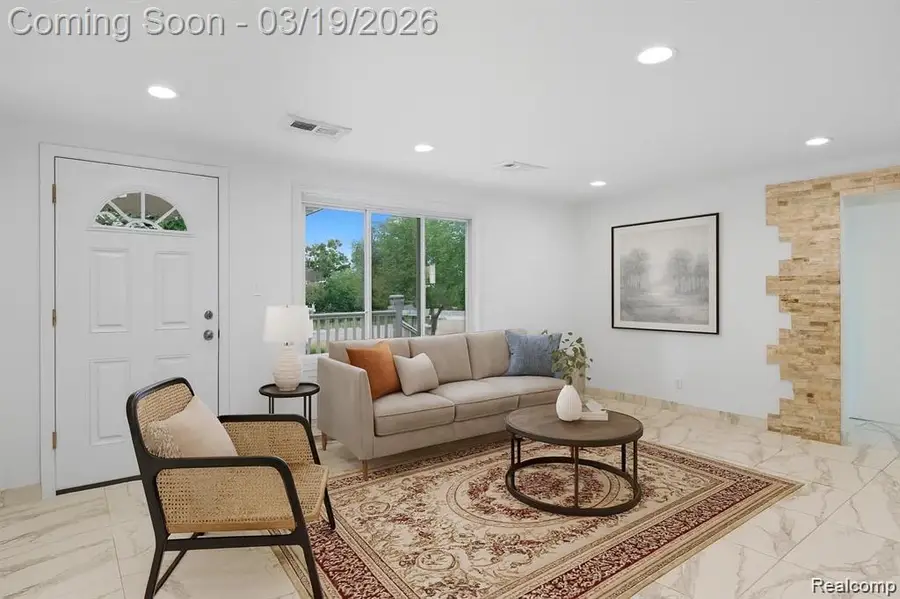 2075 Gulliver Drive, Troy, MI 48085 - #3