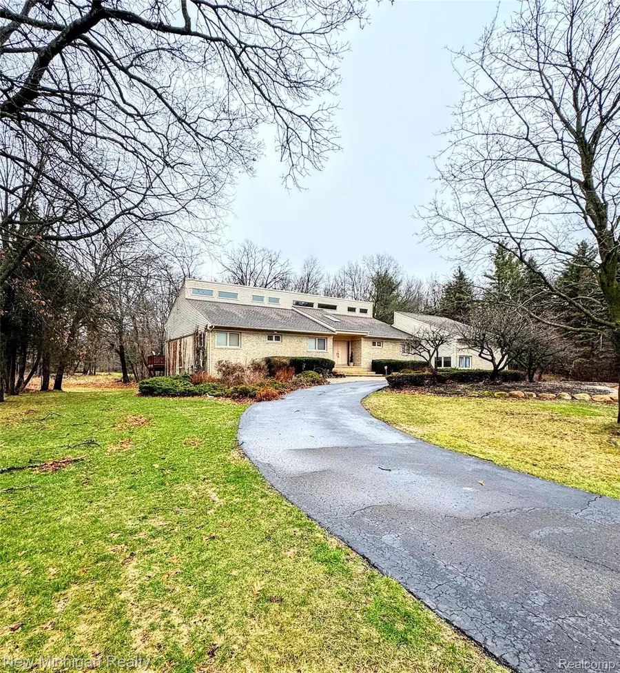 3989 S Shore Drive, Commerce, MI 48382 - #2