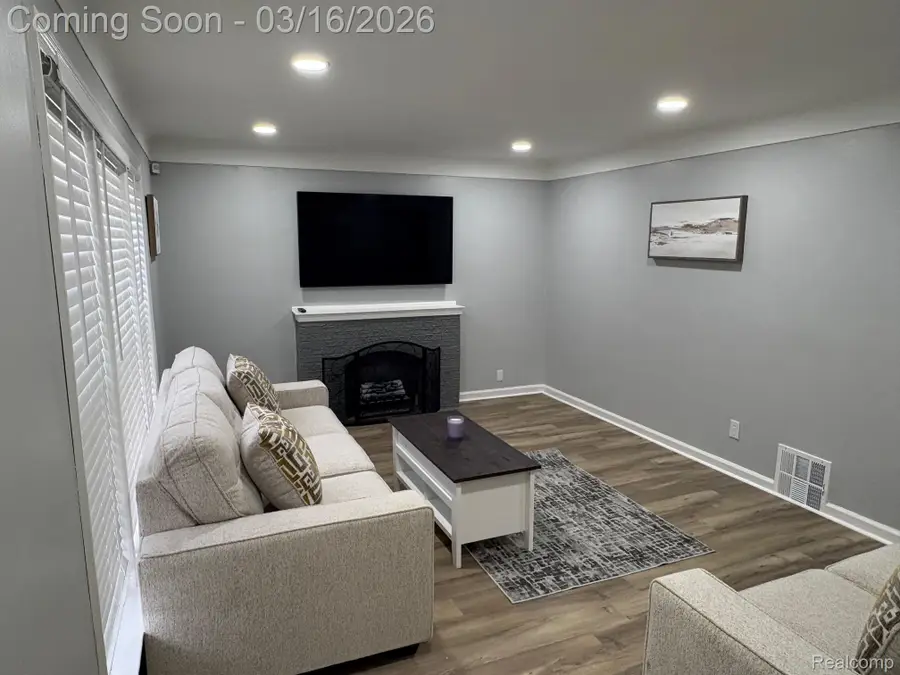 15570 Angelique Avenue, Allen Park, MI 48101 - #3