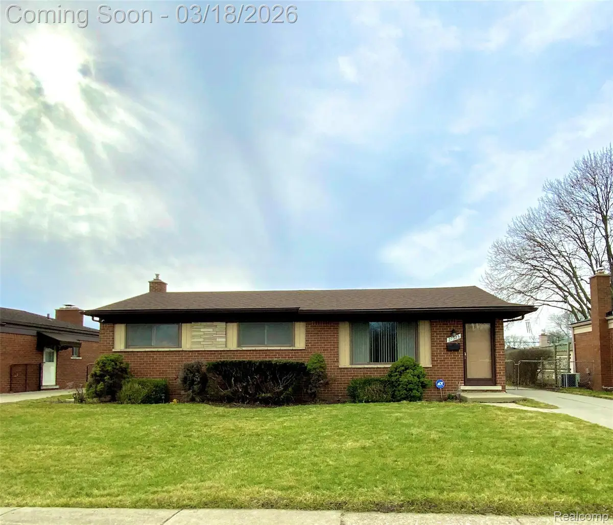 27323 Crestwood Drive, Warren, MI 48088 - #1