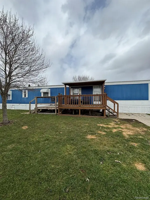 225 W Thornridge Lane, MtMorris, MI 48458